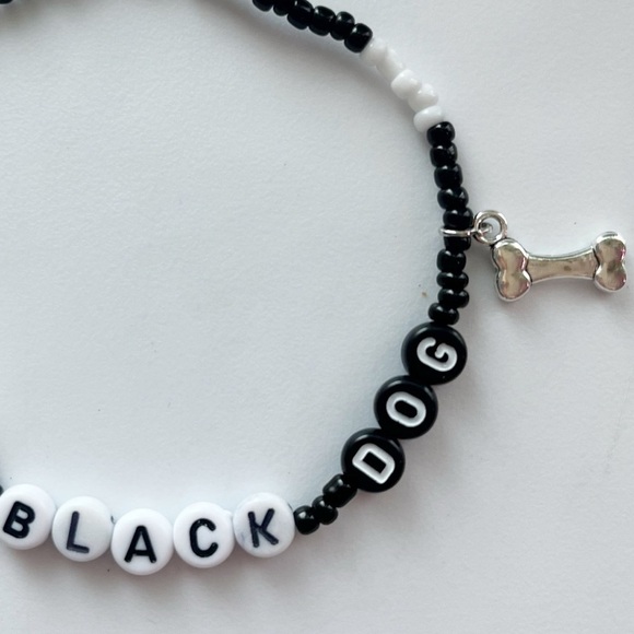 Taylor Swift Friendship Bracelet Eras Tour TTPD The Black Dog with Bone Charm - Picture 2 of 2
